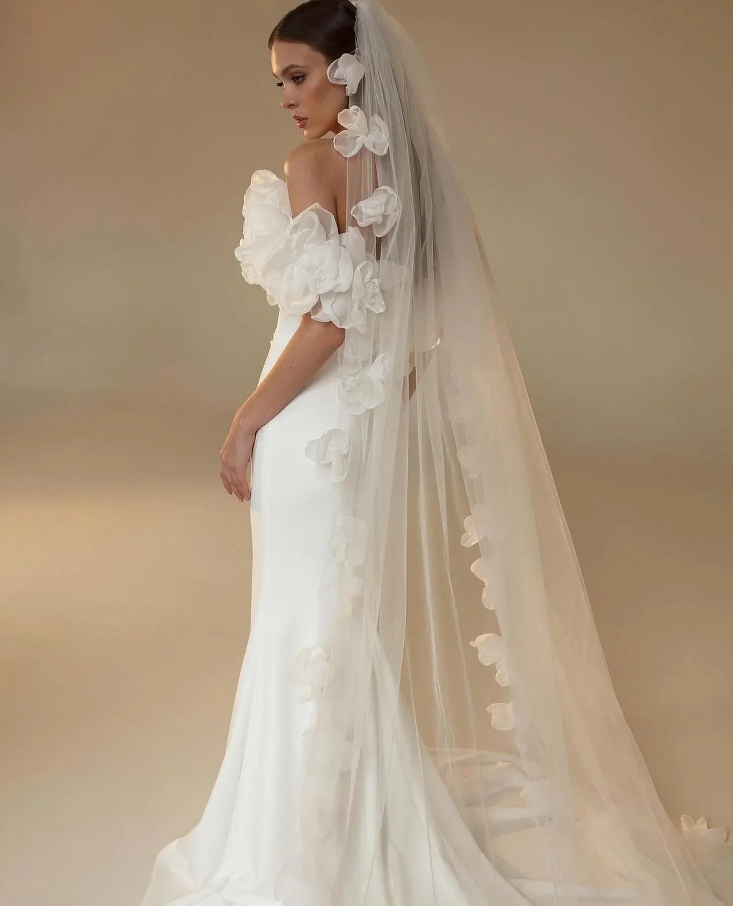 Elegant Off The Shoudler Handmade Flower Sheath Mermiad Wedding Dresses Custom Made Formal Party Grown 2024 Rode De Morrie